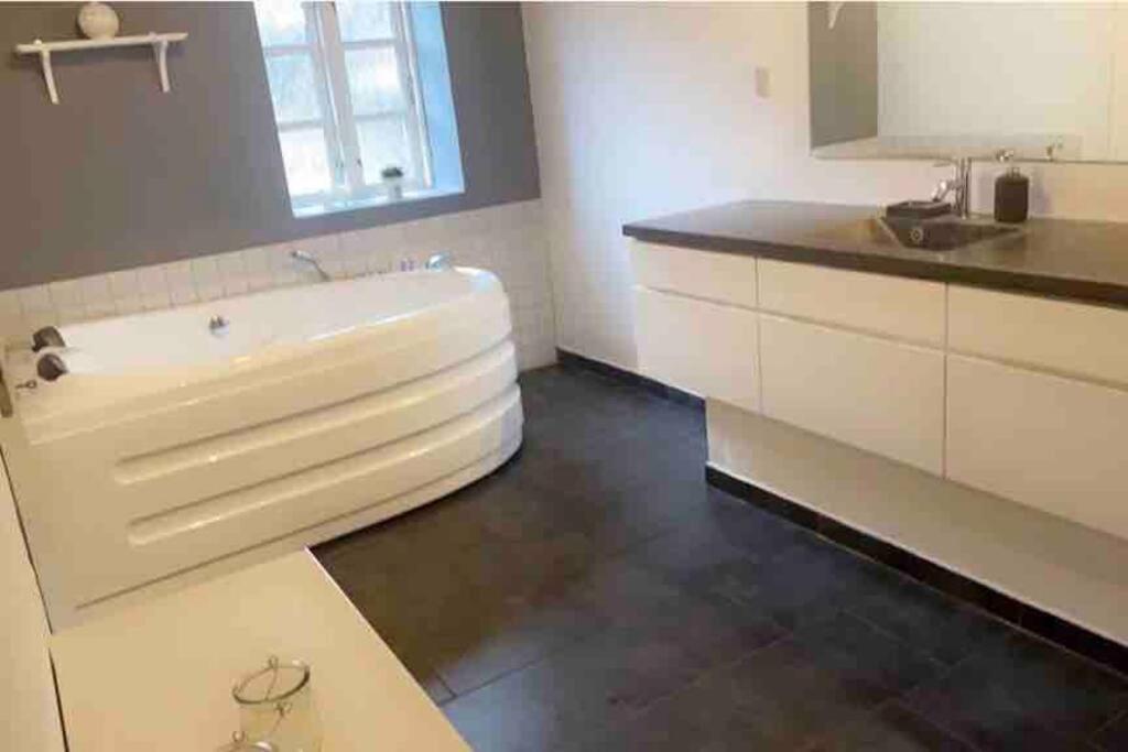 Dejligt Stort Hus Med Spa Ålbæk Exteriér fotografie